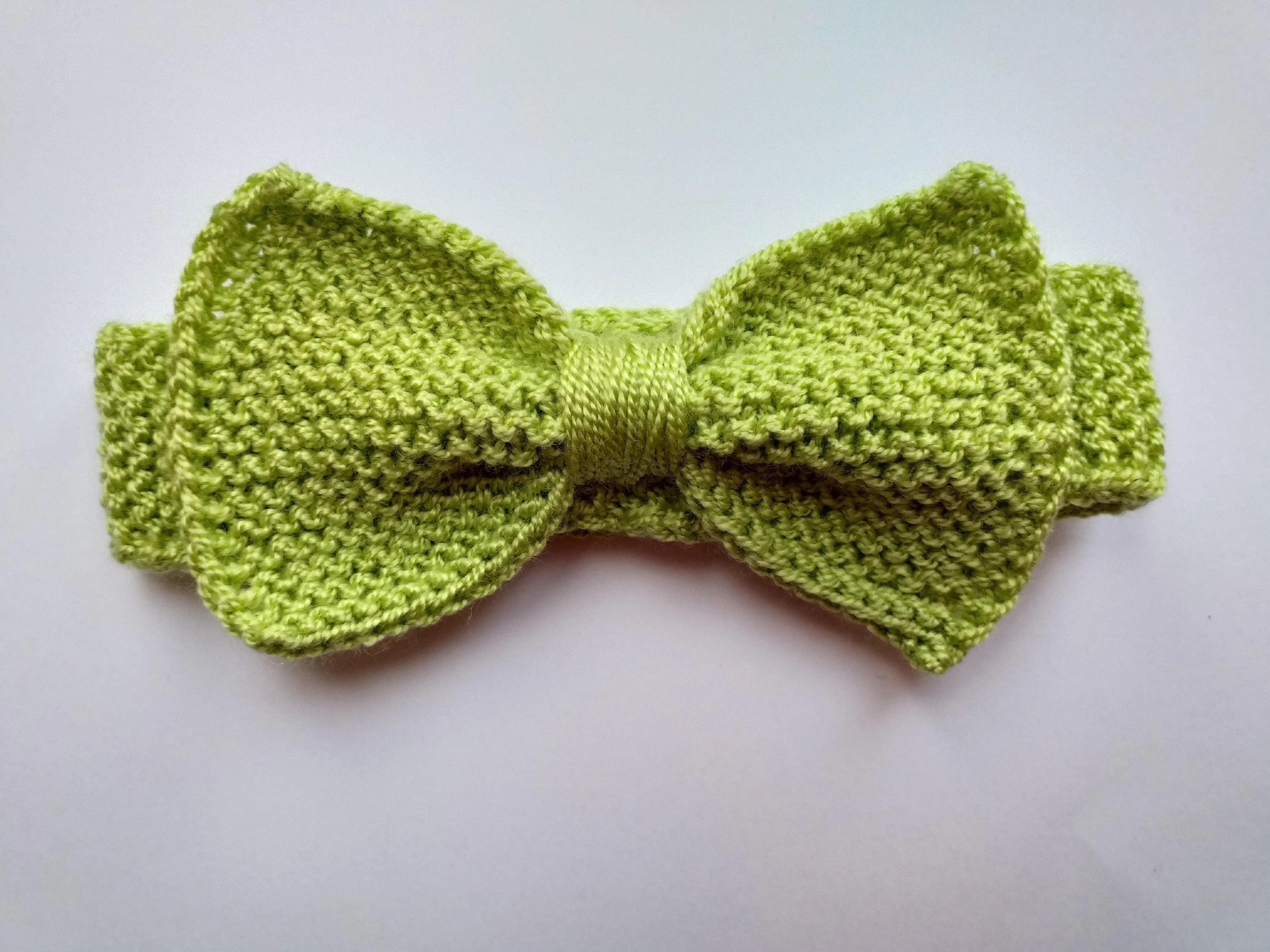 Bow collar for dachshund or small dog