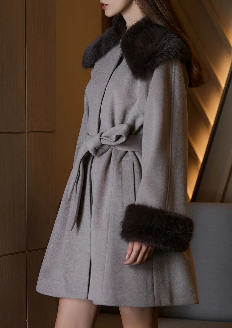 Fur collar middle coat