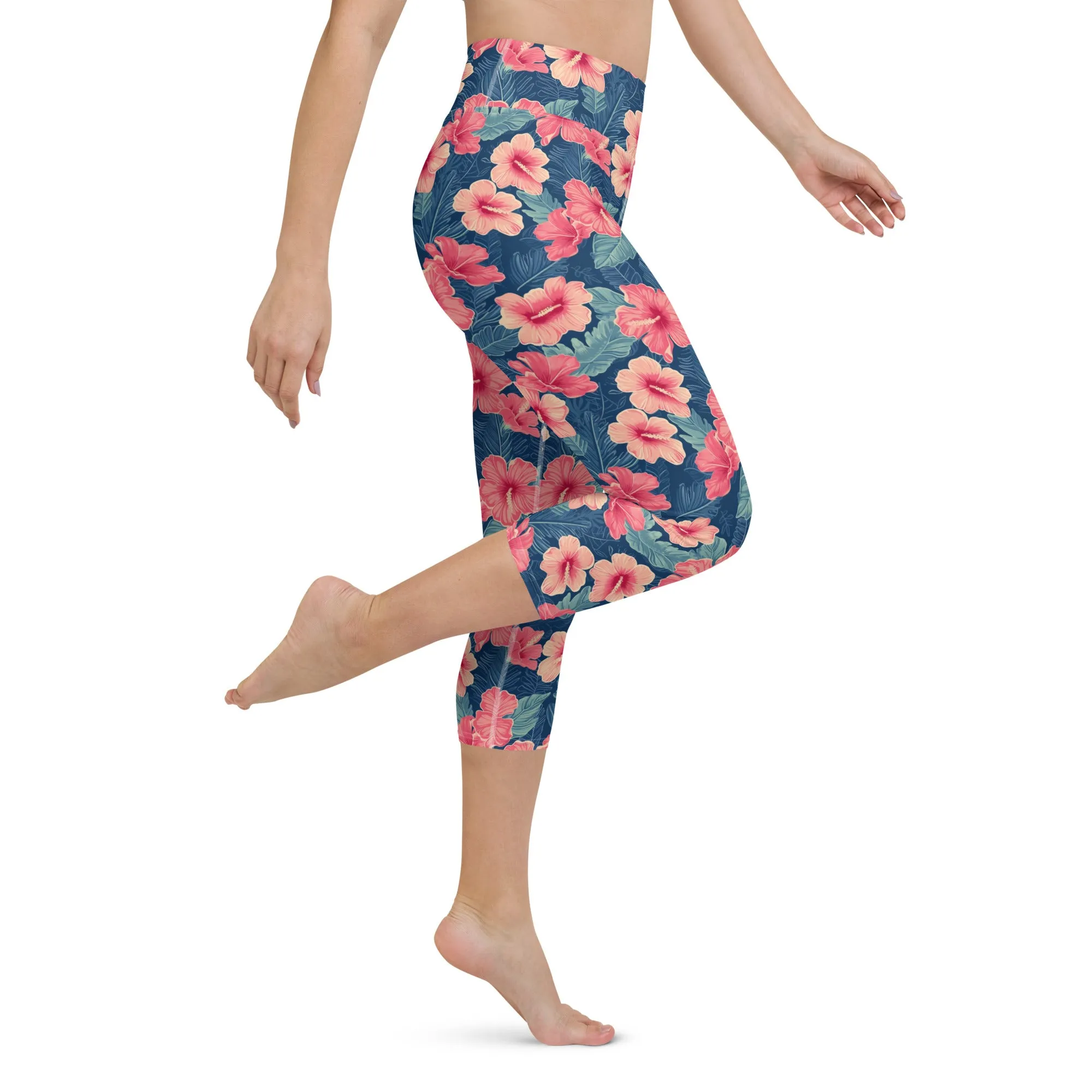 Hawaiian Hibiscus Capri Leggings Women, Pink Flowers 3 4 Cropped Surf Yoga Pants Printed Graphic Workout Gym Tights High Waisted