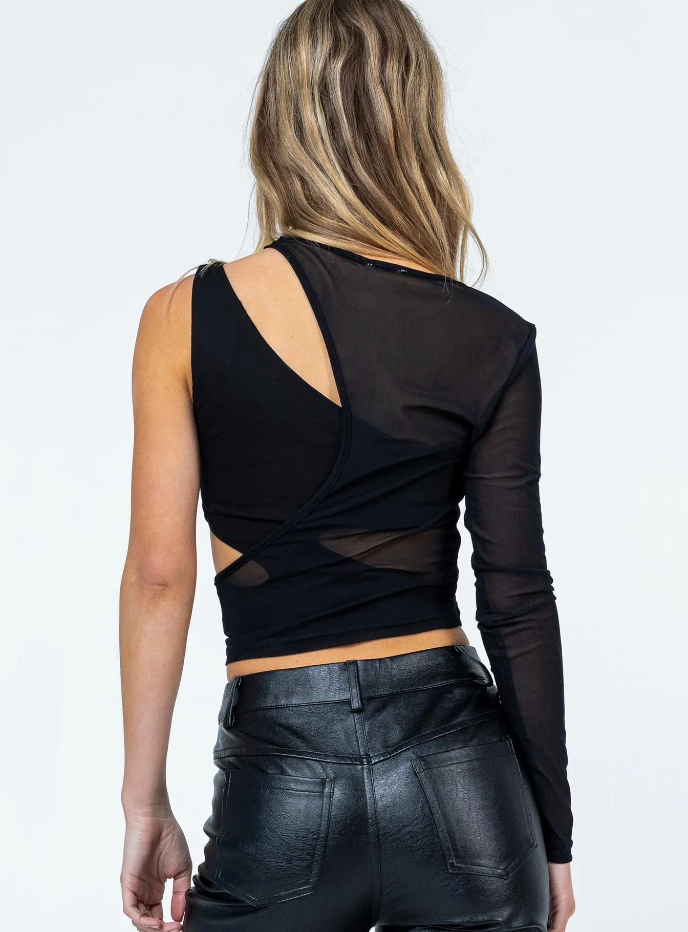 Lundin Overlapping Layers Top Black