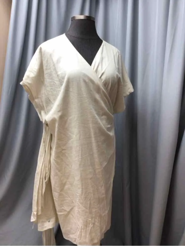 UNIVERSAL STANDARD SIZE 2 X Ladies DRESS