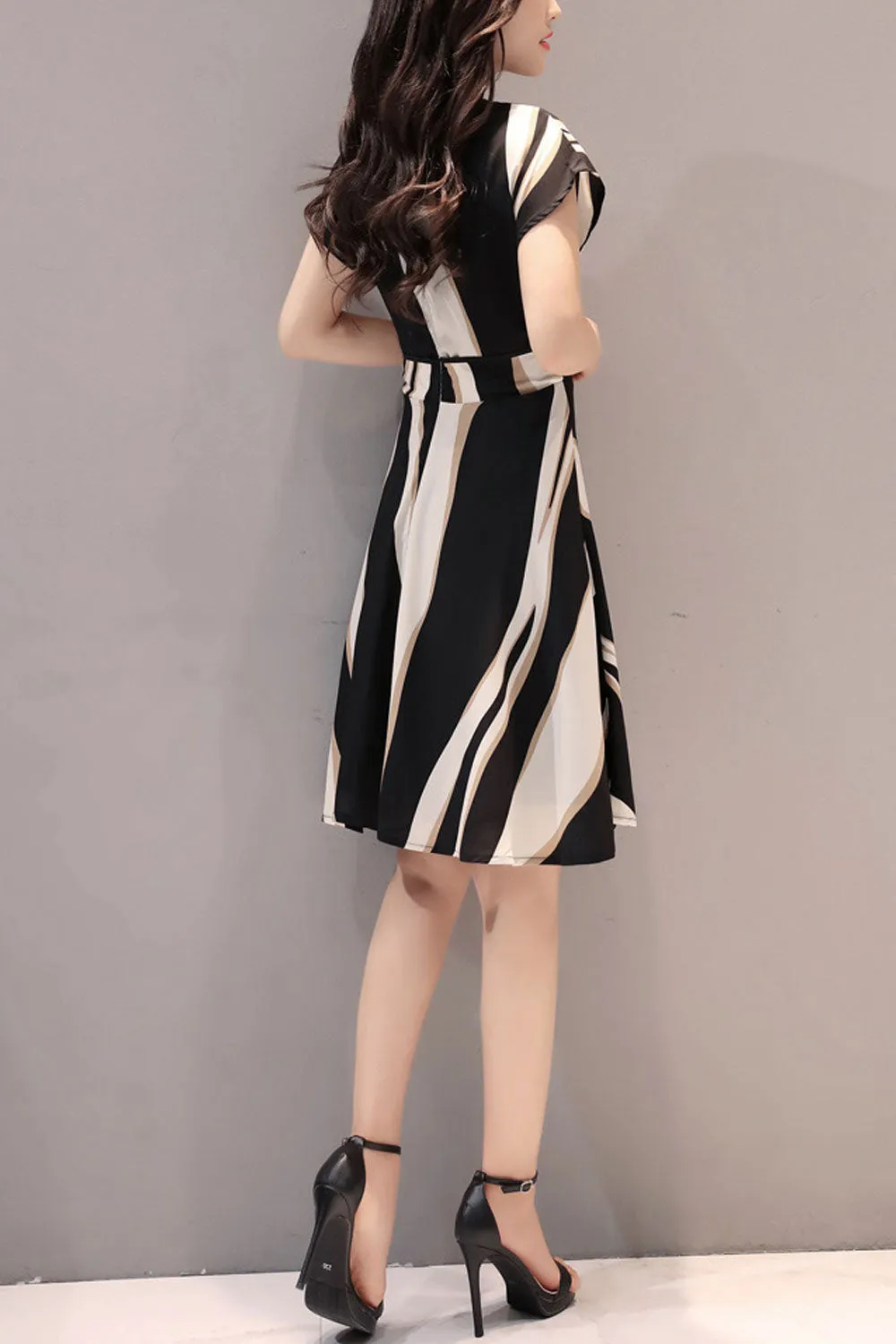 Women Outclass Zebra Printed Cap Sleeve Round Neck Mid-Length Mini Skirt Dress - WD117662